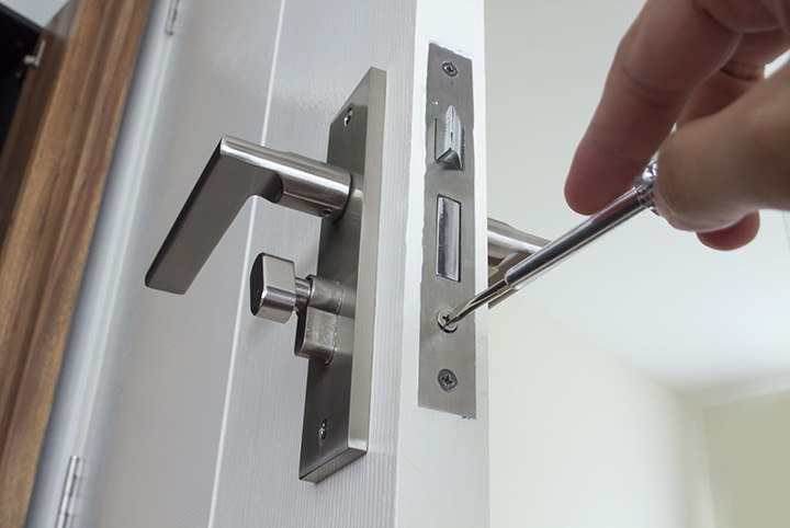 Our local locksmiths are able to repair and install door locks for properties in Cowdenbeath and the local area.